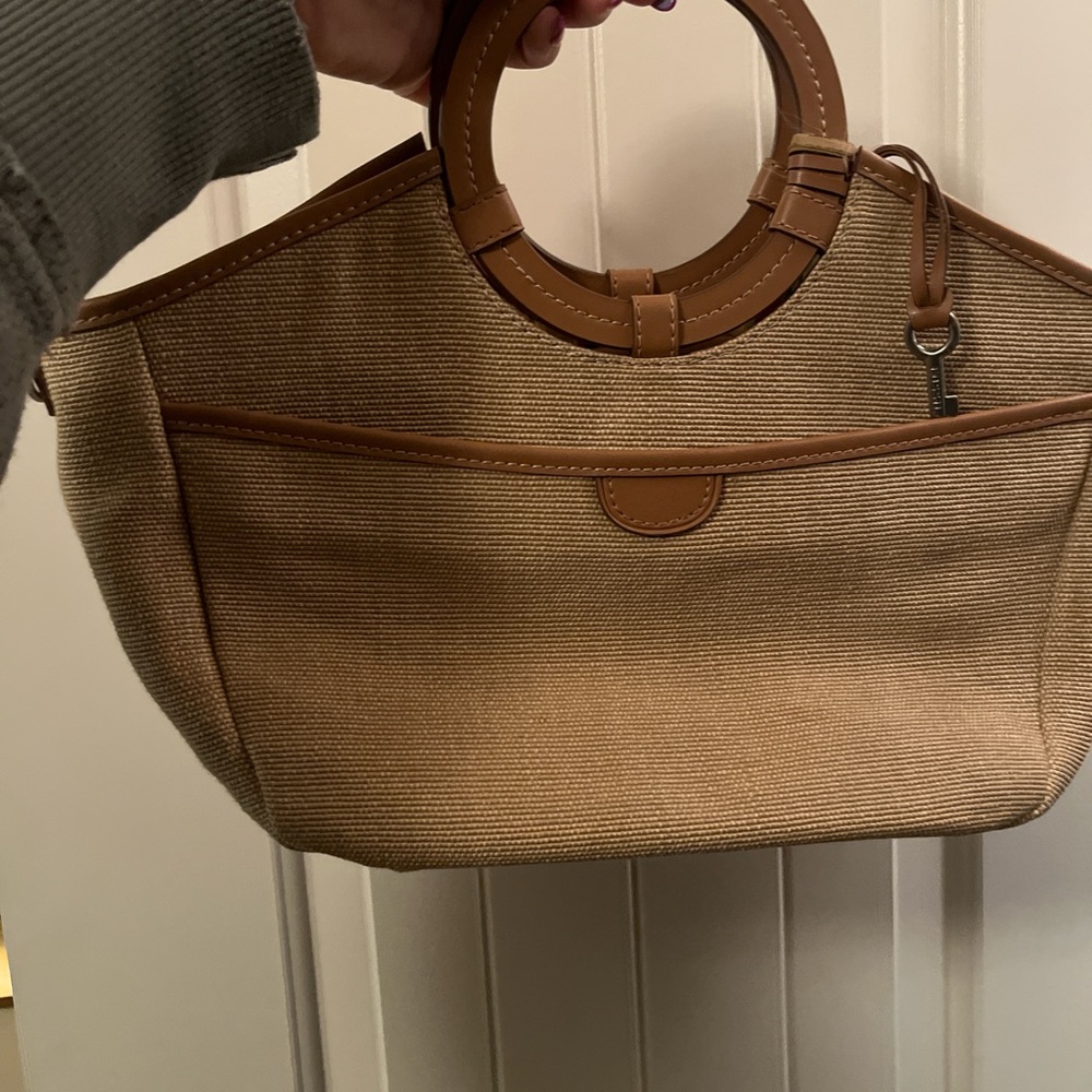 Fossil Tan and Brown Tote Bags with Classic Design and High-Quality Leather